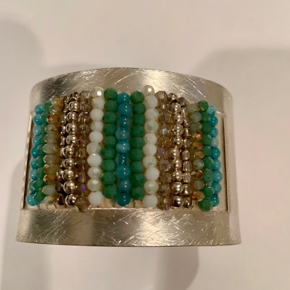 Silver Bracelet w Turquoise & Neutral Beads - Picture 6 of 6